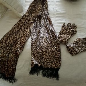 Scarf and gloves